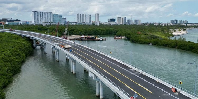 Puente Nichupté en Cancún