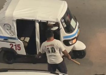 Presunto taxista agrede a mototaxista de tercera edad en Playa del Carmen