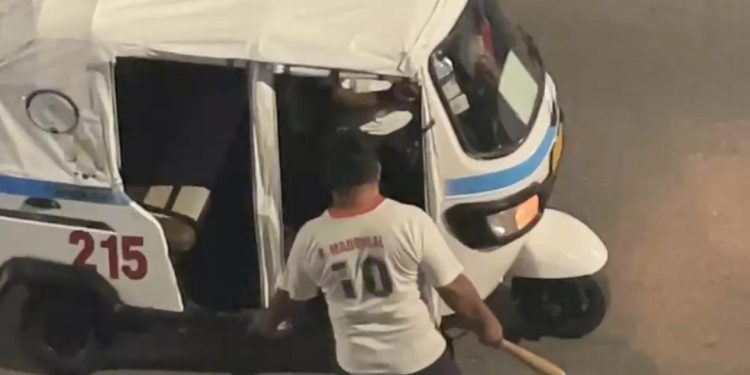Presunto taxista agrede a mototaxista de tercera edad en Playa del Carmen