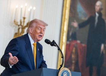 Trump amenaza con intervenir en México contra carteles de droga