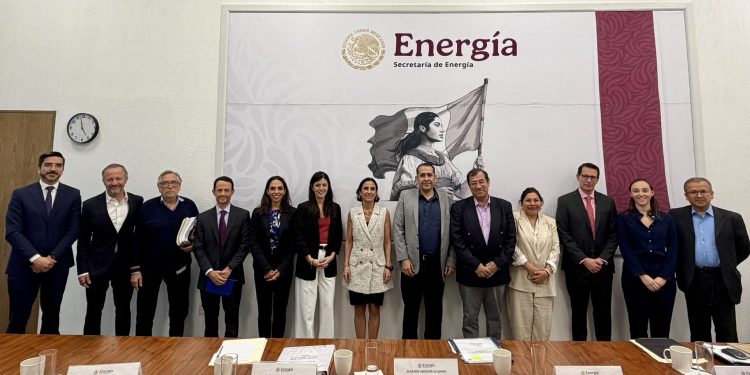 SENER y ASOLMEX acuerdan proyectos de energía solar