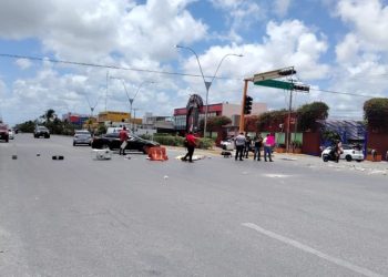 Ciudadanos bloquean López Portillo por cobros de grúas