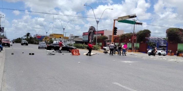 Ciudadanos bloquean López Portillo por cobros de grúas