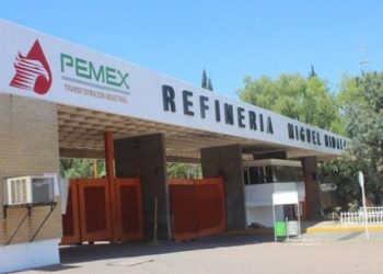 PEMEX retrasa obras clave