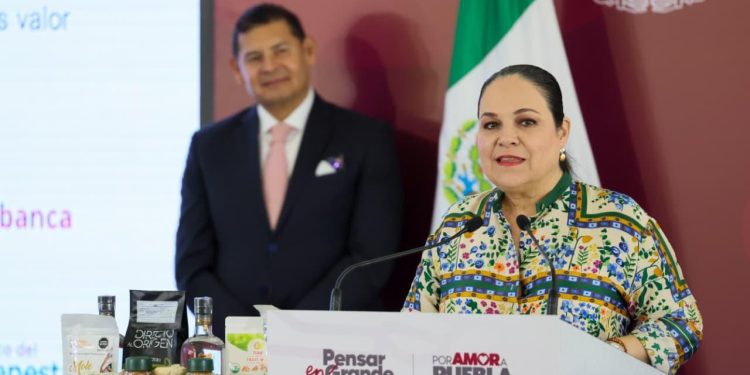 Liberan deudas a más de mil productores de Puebla