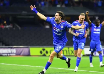 Cruz Azul avanza a semifinales con golazo de Paradela ante Atlas