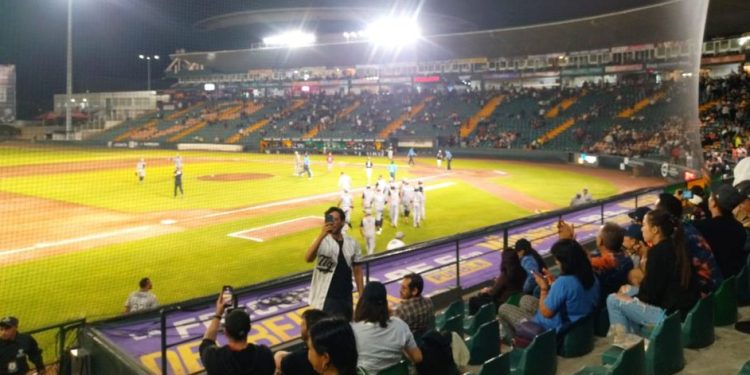 Pericos de Puebla caen 2-8 ante Tigres Quintana Roo