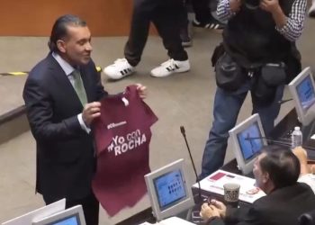 Senador Luis Armando Melgar le pide a Fernández Noroña que se ponga la playera #YoConRocha