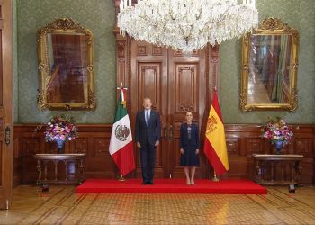Claudia Sheinbaum y el rey Felipe VI en reunión diplomática en México