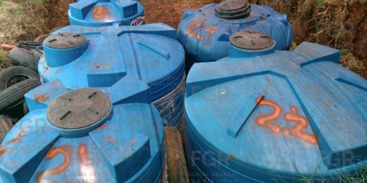 Operativo de la FGR en Jalisco donde fueron asegurados más de 46 mil litros de hidrocarburo.