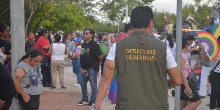 Oficina de derechos humanos en Quintana Roo con registro de denuncias por violaciones a derechos humanos.