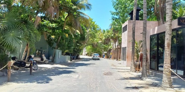 Crisis de comerciantes en Tulum por la disminución del empleo formal y la baja actividad económica.