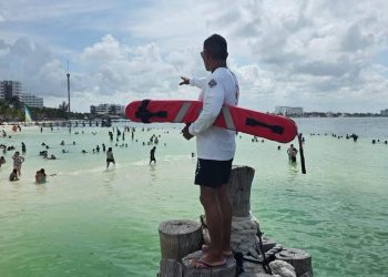 Protección Civil pidió evitar zonas costeras sin guardavidas ni condiciones adecuadas para los bañistas.