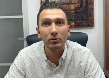 Renuncia tesorero de Tulum tras su detención en el Aeropuerto Internacional de Cancún.