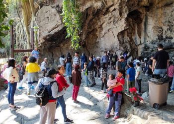 Entrada de las Grutas de Cacahuamilpa, donde denunciaron la operación de falsos guías turísticos vinculados con secuestros