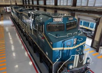 Primeras locomotoras del Tren Maya de Carga llegan a Quintana Roo para fortalecer el transporte ferroviario de mercancías.