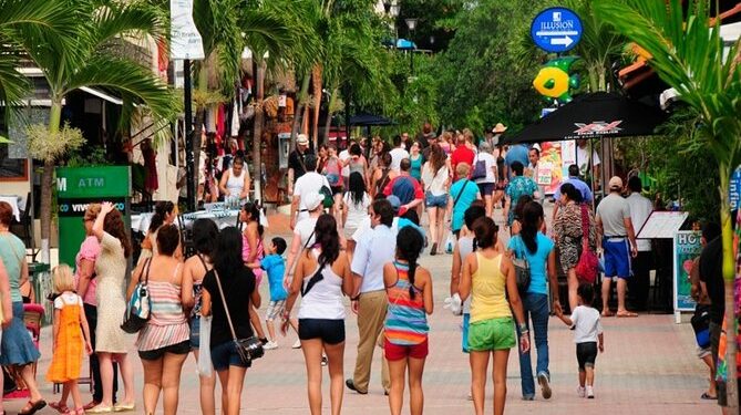 Turistas lesionados por balines en Playa del Carmen