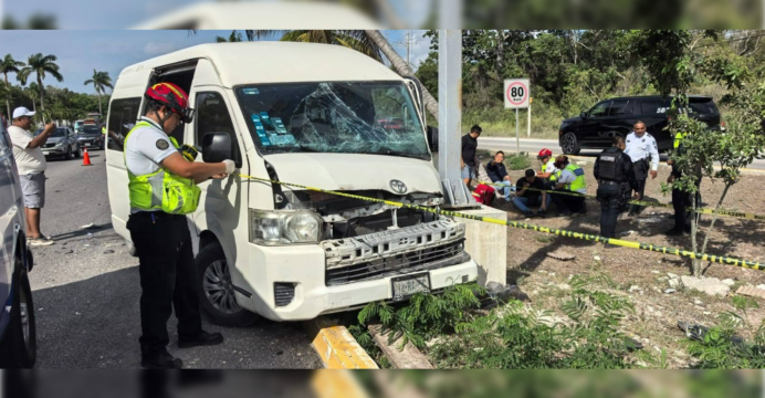 Choque en la carretera Playa del Carmen–Cancún deja nueve lesionados