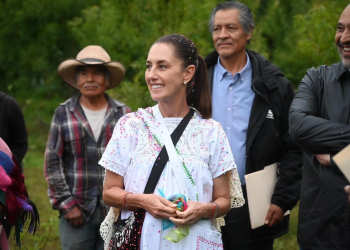 Sheinbaum defiende diálogo abierto con maestros durante su gira por Zacatecas
