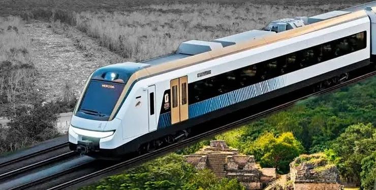 Unidad del Tren Maya detenida durante un recorrido entre Mérida y Cancún por una avería técnica.