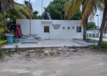 Elementos de la Policía de Tulum durante un operativo de seguridad en Quintana Roo.