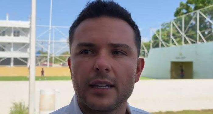 Pablo Bustamante anuncia su renuncia como secretario de Bienestar de Quintana Roo.
