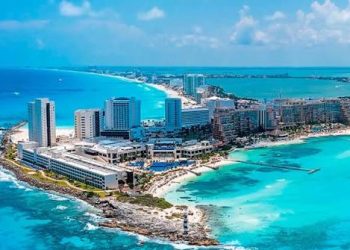 Representantes turísticos preparan la estrategia internacional para promocionar los destinos del Caribe Mexicano durante 2026.