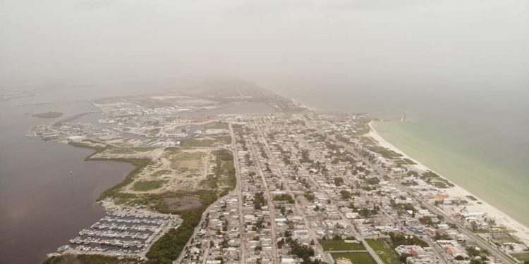 polvo del Sahara en la península de Yucatán