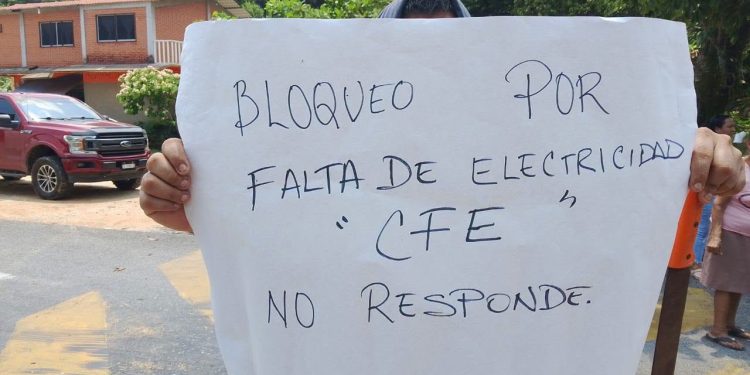 vecinos-la-lima-sin-luz-cfe-tabasco.webp