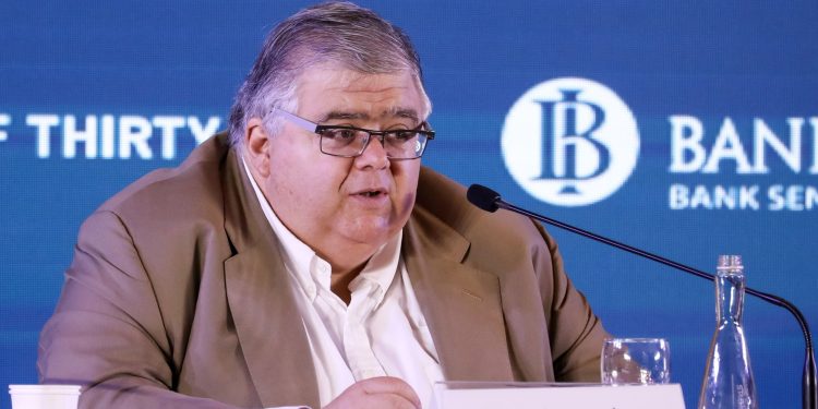 Integración inteligente del TMEC: Carstens pide corregir excesos de la globalización sin desmantelar el comercio de Norteamérica.