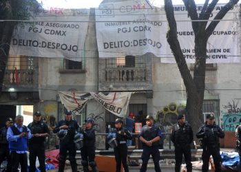 Despojo en CDMX: 300 víctimas llegan a Defensoría del Zócalo