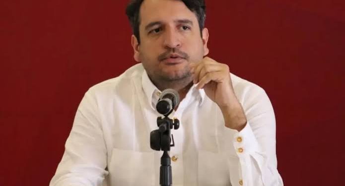 Cancelan visa del hijo de AMLO