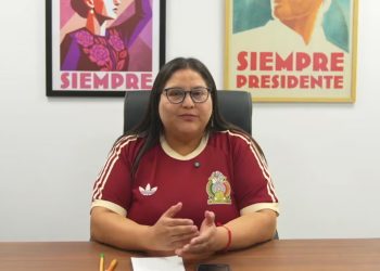 Militantes de Morena participan en un evento partidista rumbo a las elecciones de 2027.