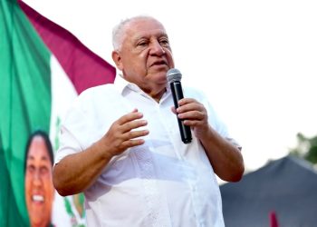 Rafa Marín encabeza multitudinaria asamblea informativa en Kantunilkín