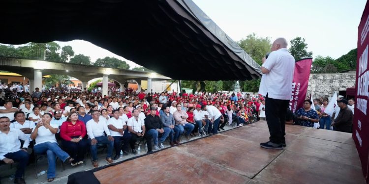Rafa Marín encabeza multitudinaria asamblea informativa en Kantunilkín