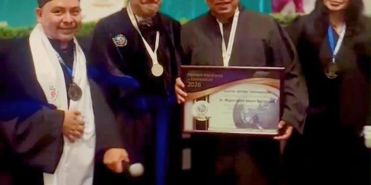 Lenin Amaro Betancourt recibe el Premio Nacional de Liderazgo 2026