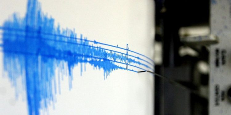 sismo-indonesia-magnitud-77-tsunami.webp