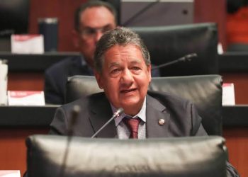 Higinio Martínez en la presidencia del Senado