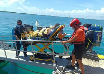Marina, Isla Mujeres, Quintana Roo, traslado marítimo, paciente, Hospital Comunitario, Secretaría de Marina, salud, emergencia