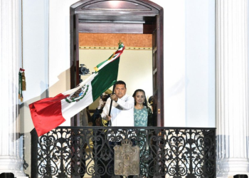 Javier May recuerda a quienes dieron patria y llama a respetar las diferencias