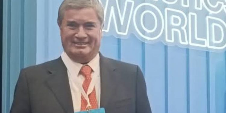 Alfredo Valdez Gómez promueve demanda de derecho de réplica contra Péndulo Informativo