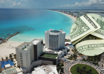 Posible caída del dólar afectaría al turismo en Cancún.