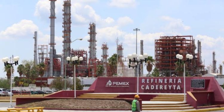 fuertes olores en la Refinería de Cadereyta