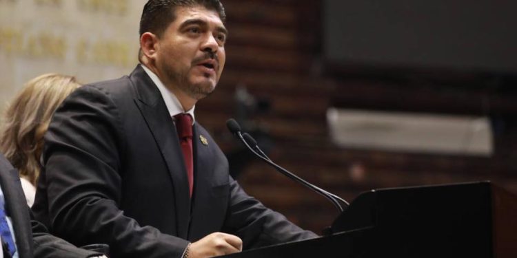 diputado morenista Zenyazen Escobar