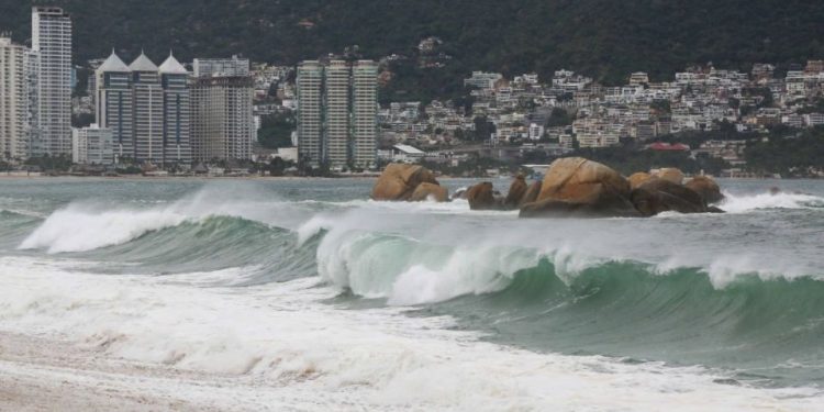 Huracán Polo categoría 5 provoca cierre de puertos y activación de refugios temporales