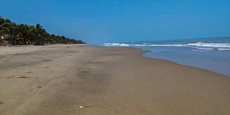 El gobierno federal reconoce la erosión en playas de Tabasco y anuncia acciones con el estado para adaptar costas y rescatar manglares.