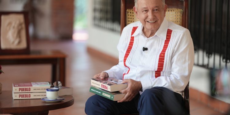 AMLO reaparece