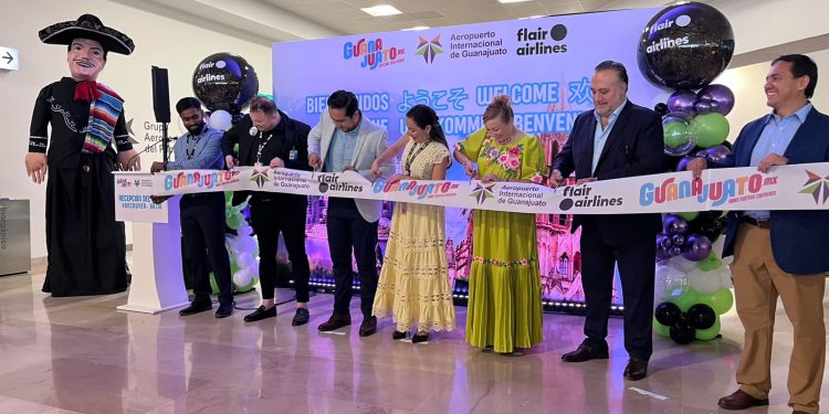 primer vuelo sin escalas entre Canadá y Guanajuato